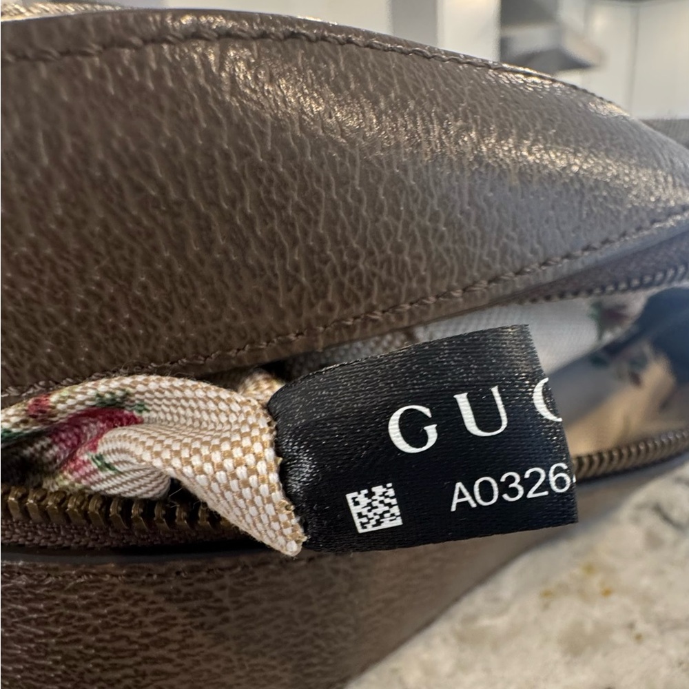 Authentic Gucci Neo Vintage GG Supreme Messenger Bag Camera Bag Crossbody Purse  - Picture 15 of 16